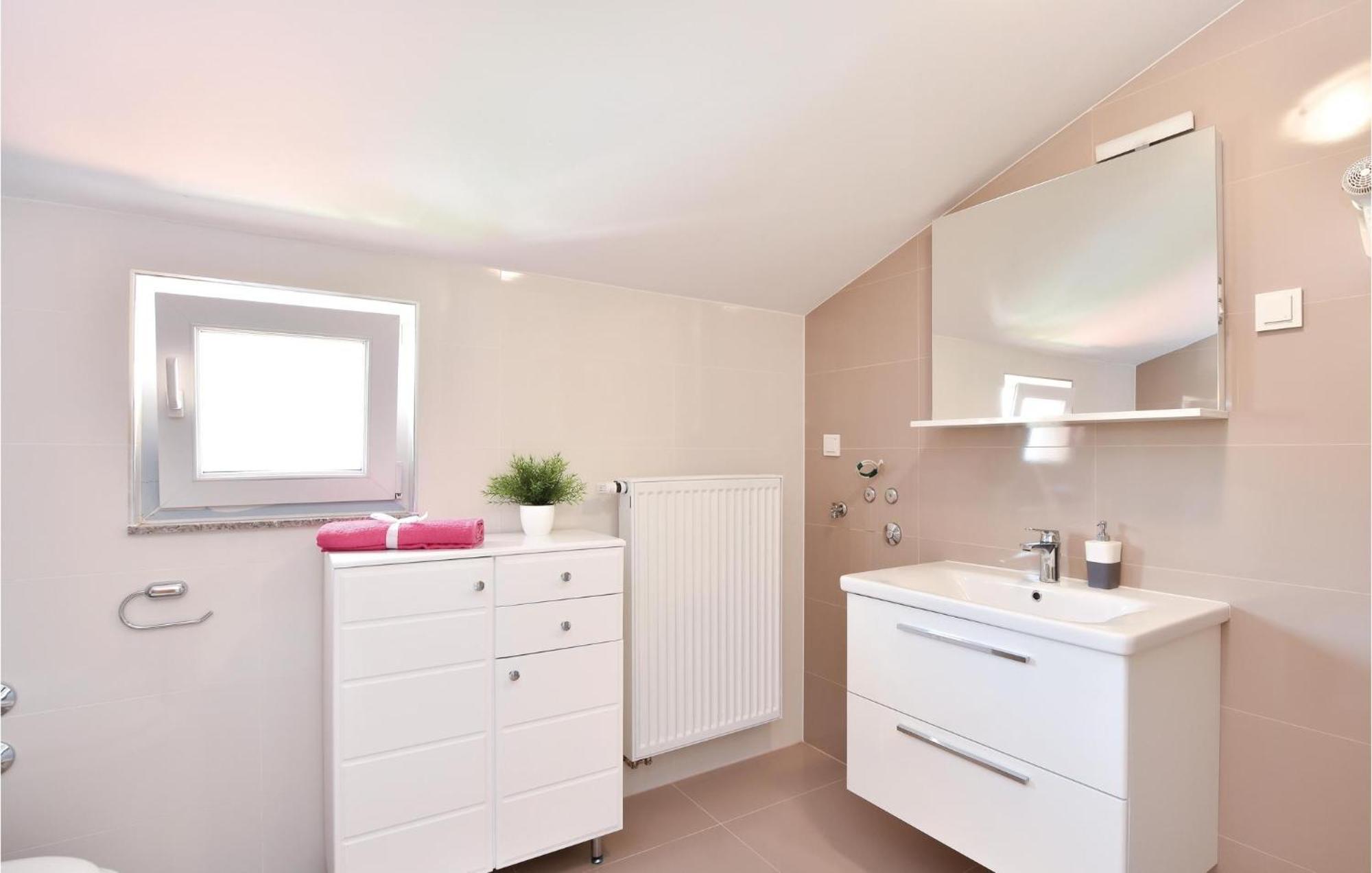 Nice Home In Grab With Wifi Exteriör bild